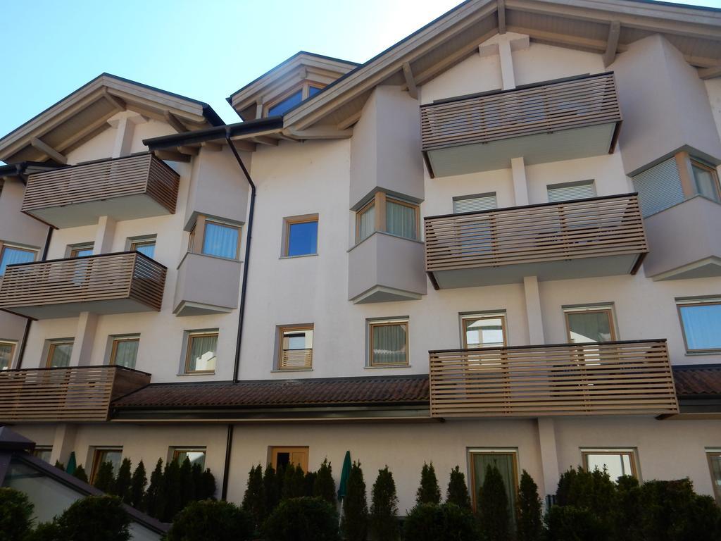 Residenza Casale Aparthotel ปอนเต เดลเล อาร์เค ภายนอก รูปภาพ